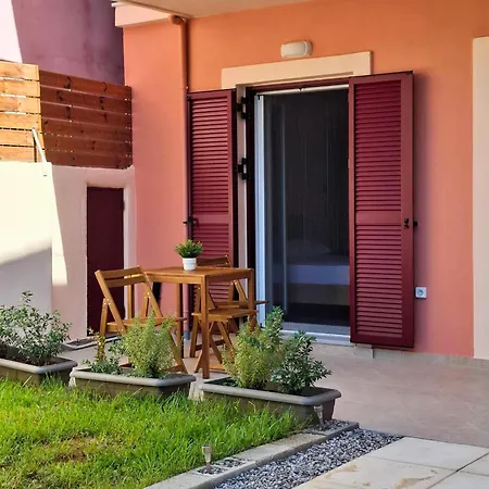 Apartamento Carina 2 *